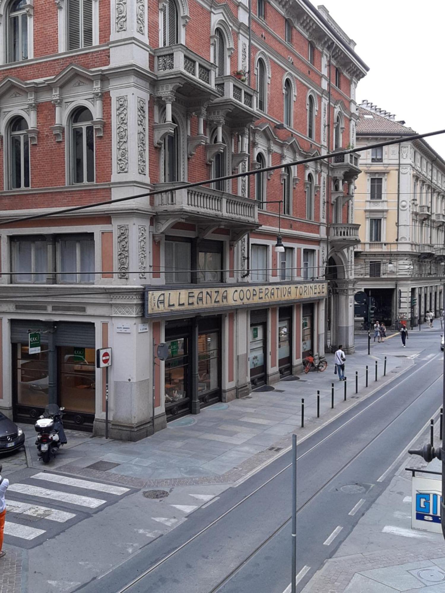 Centralissimo Grazioso Monolocale Турин Екстер'єр фото